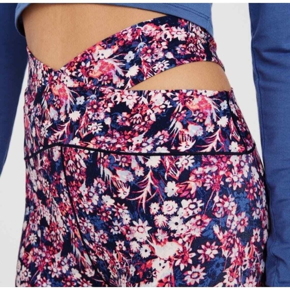 Floral Women's Leggings aerie cut out crossover medium athleisure - Picture 2 of 6